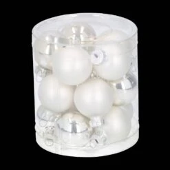 Kerstballen Rond 15 Stuks - Zilver -Boland Winkel 2135 img 1 zilvere kerstballen 15stuks