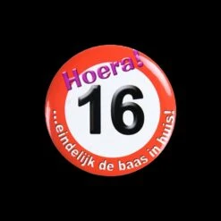 Button Verkeersbord - Hoera 16